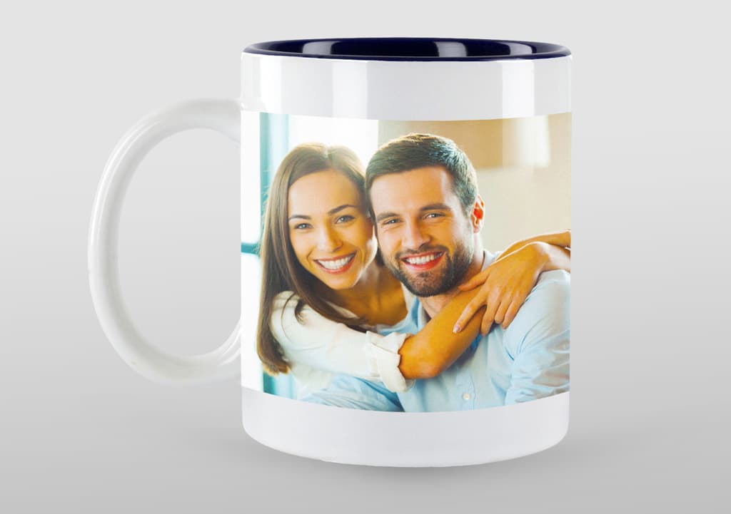 Taza que muestra una imagen al calentarse